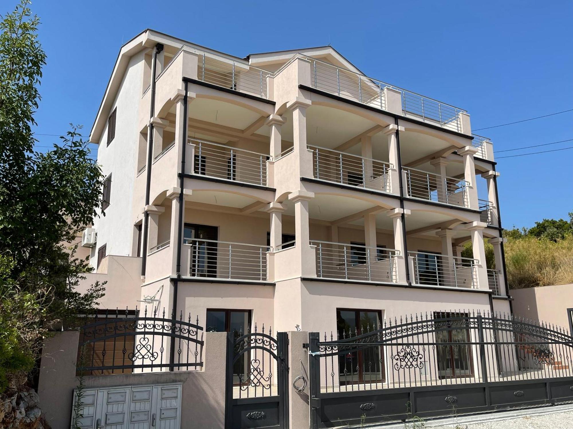 Apartment Amilija *